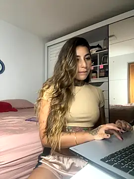 thauanydemontie online show from 11/26/25, 08:20