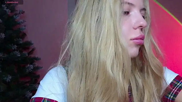 Neon Foxxxy online show from 11/30/25, 05:19