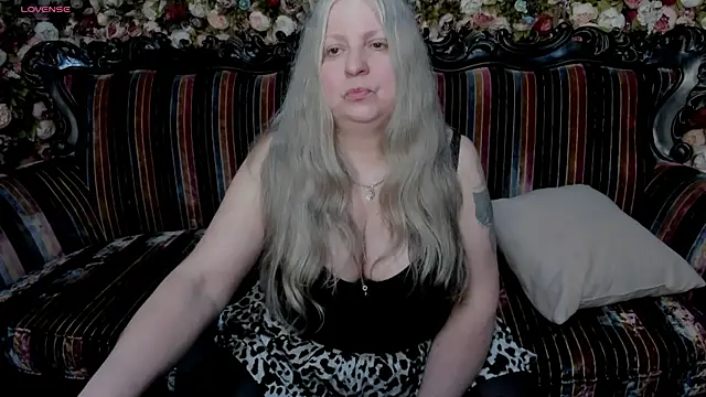 Snapshot of mariabelladonna chatting on 06/04/26, 12:21 mariabelladonna online show from 06/04/26, 12:21