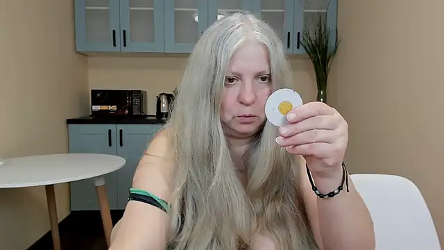 Snapshot of mariabelladonna chatting on 02/06/26, 10:28 mariabelladonna online show from 02/06/26, 10:28