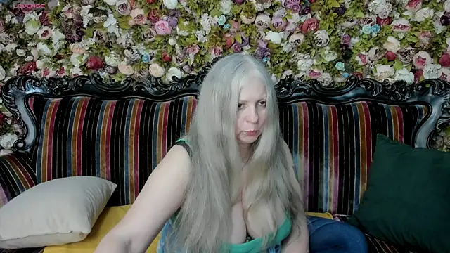 Snapshot of mariabelladonna chatting on 06/10/26, 09:05 mariabelladonna online show from 06/10/26, 09:05
