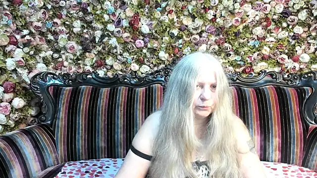 mariabelladonna online show from 11/28/25, 10:10