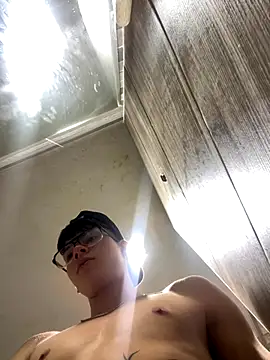 Snapshot of Handsome_boys69 chatting on 12/01/25, 01:50 Handsome boys69 online show from 12/01/25, 01:50