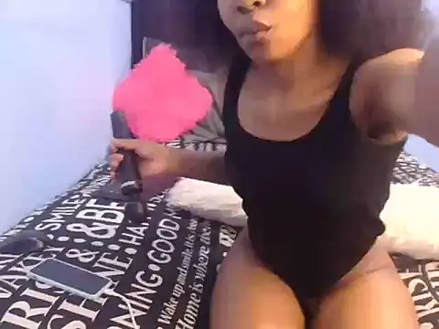 Snapshot of LisaBluexxx1 chatting on 12/04/25, 10:20 LisaBluexxx1 online show from 12/04/25, 10:20