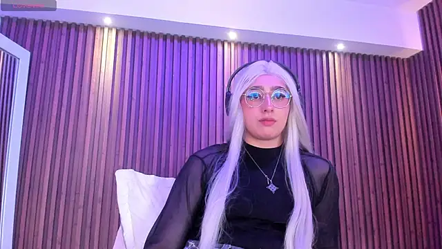 Snapshot of GabyRose9 chatting on 05/19/26, 01:56 GabyRose9 online show from 05/19/26, 01:56