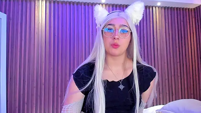 Snapshot of GabyRose9 chatting on 05/17/26, 08:20 GabyRose9 online show from 05/17/26, 08:20