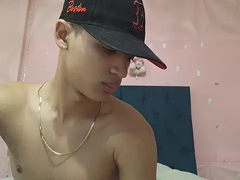 Snapshot of saniasex2025 chatting on 12/02/25, 01:24 saniasex2025 online show from 12/02/25, 01:24