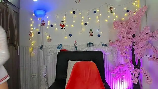 Nicole diaz7 online show from 12/21/25, 11:34