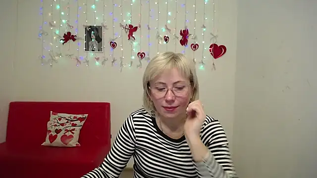 LaurenWishy online show from 02/14/26, 05:51