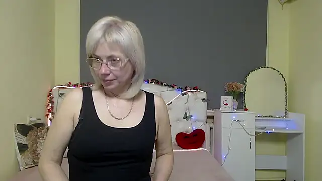Snapshot of LaurenWishy chatting on 04/28/26, 02:27 LaurenWishy online show from 04/28/26, 02:27