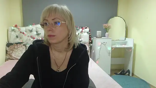 LaurenWishy online show from 04/15/26, 05:57