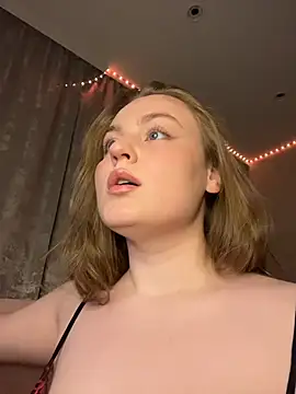 Snapshot of _whorimi chatting on 11/20/25, 01:23 whorimi online show from 11/20/25, 01:23