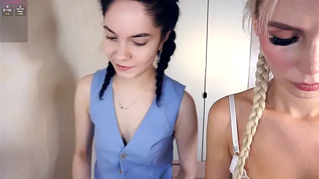 LorrieWilcinski online show from 12/17/25, 07:13