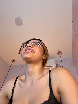 IsabelaStefano online show from 02/09/26, 03:15