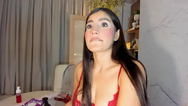Snapshot of IsabelaStefano chatting on 06/05/26, 03:33 IsabelaStefano online show from 06/05/26, 03:33