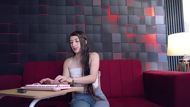 GracieCollins online show from 12/16/25, 02:10