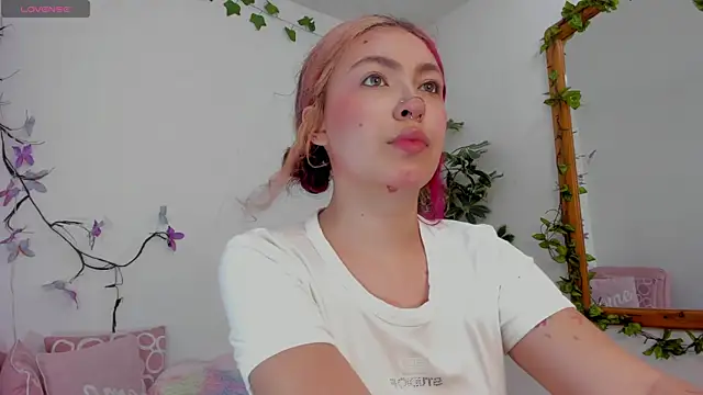 Snapshot of MarieTaylor_ chatting on 07/08/26, 07:14 MarieTaylor online show from 07/08/26, 07:14