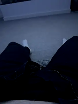 -bfc1882- online show from 11/22/25, 04:28