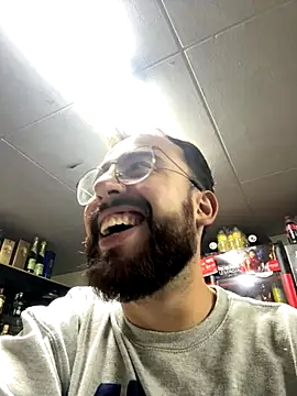 Snapshot of AlejoFernandez_ chatting on 11/20/25, 09:47 AlejoFernandez online show from 11/20/25, 09:47