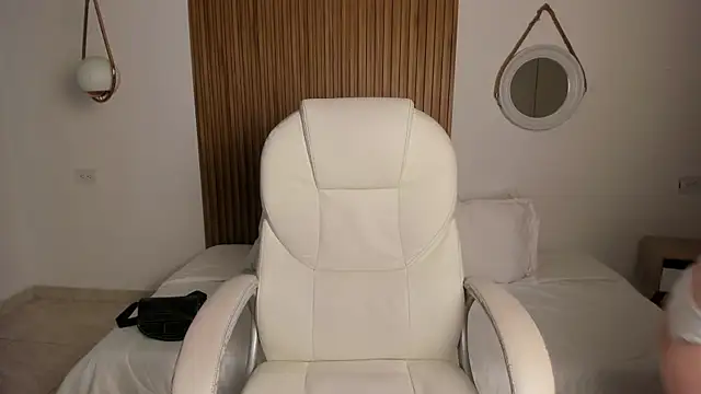 Alaska deluxe online show from 03/31/26, 10:01