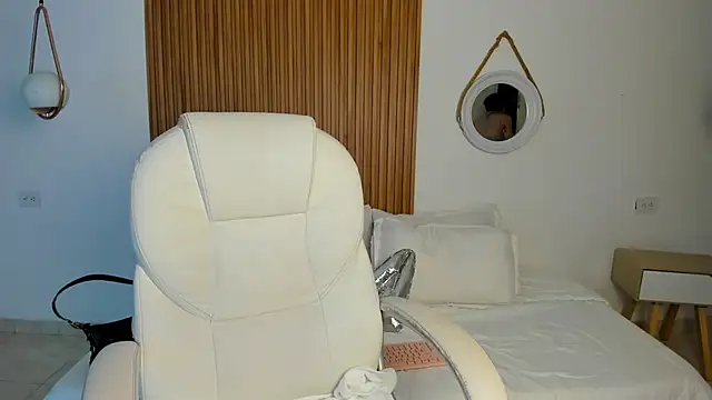 Alaska deluxe online show from 03/22/26, 11:28