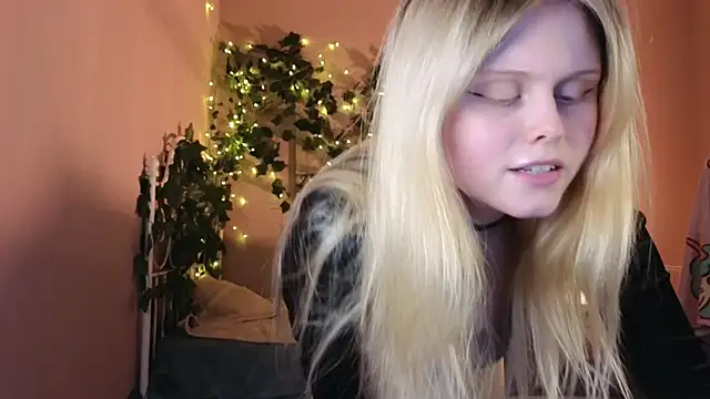 AnoraAmore online show from 04/06/26, 09:16