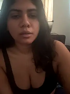 Snapshot of TiaBella_ chatting on 12/19/25, 02:41 TiaBella online show from 12/19/25, 02:41