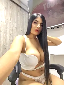 Laia torres1 online show from 02/08/26, 12:30