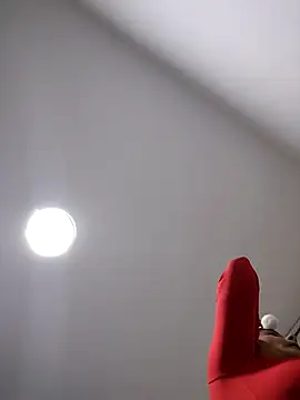 Laia torres1 online show from 12/18/25, 05:23