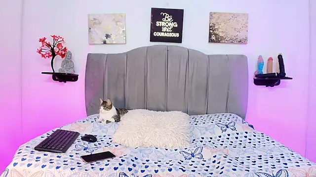 Snapshot of Maddy__Jones chatting on 02/20/26, 07:05 Maddy Jones online show from 02/20/26, 07:05