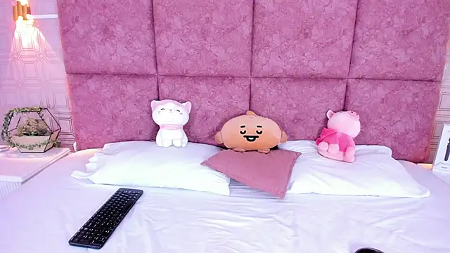 NathalieRoss1 online show from 03/26/26, 05:50