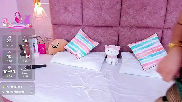 NathalieRoss1 online show from 03/18/26, 05:43