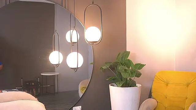 Bratz luxxxury online show from 11/24/25, 06:30