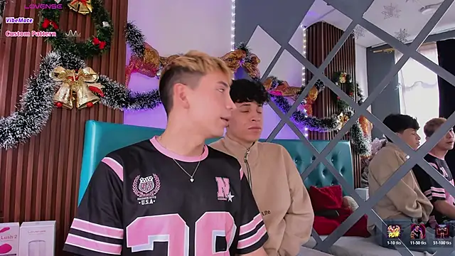 Snapshot of Boys_2_play chatting on 12/17/25, 01:27 Boys 2 play online show from 12/17/25, 01:27