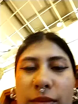 Snapshot of Emmyxxx chatting on 02/27/26, 01:28 Emmyxxx online show from 02/27/26, 01:28