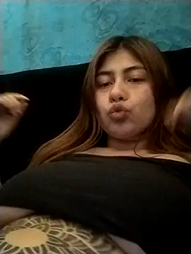 Snapshot of Emmyxxx chatting on 12/22/25, 07:08 Emmyxxx online show from 12/22/25, 07:08