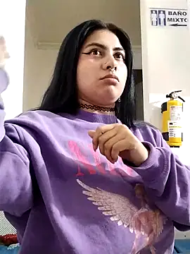 Snapshot of Emmyxxx chatting on 03/04/26, 04:09 Emmyxxx online show from 03/04/26, 04:09