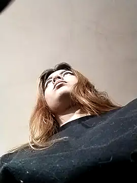 Snapshot of Emmyxxx chatting on 02/10/26, 07:46 Emmyxxx online show from 02/10/26, 07:46