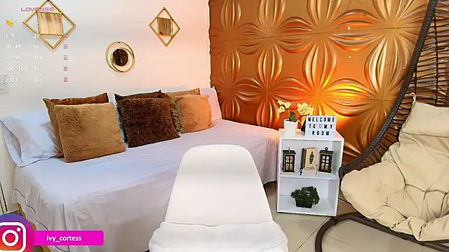 Ivycortes online show from 12/19/25, 09:06