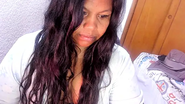 ebonycamelia online show from 04/15/26, 04:29