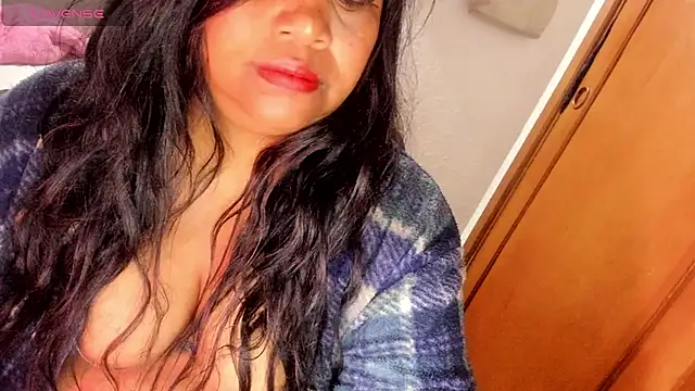 Snapshot of ebonycamelia chatting on 07/09/26, 10:59 ebonycamelia online show from 07/09/26, 10:59