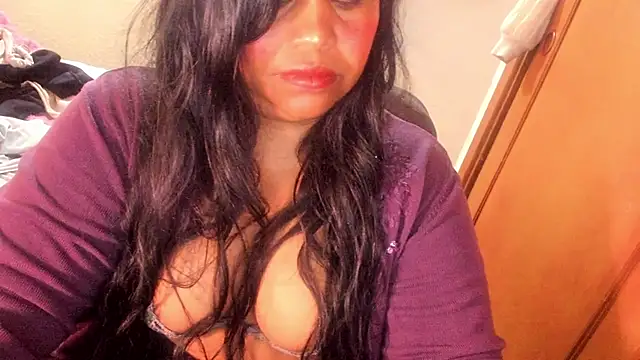 Snapshot of ebonycamelia chatting on 06/12/26, 07:00 ebonycamelia online show from 06/12/26, 07:00