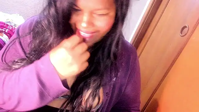 Snapshot of ebonycamelia chatting on 06/04/26, 08:57 ebonycamelia online show from 06/04/26, 08:57