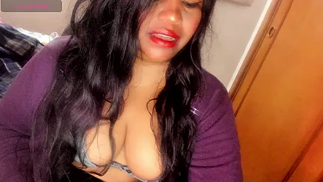 Snapshot of ebonycamelia chatting on 07/08/26, 10:16 ebonycamelia online show from 07/08/26, 10:16