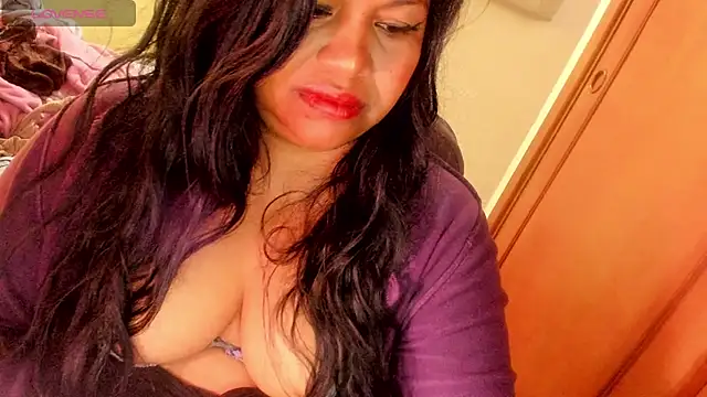 Snapshot of ebonycamelia chatting on 07/13/26, 05:56 ebonycamelia online show from 07/13/26, 05:56