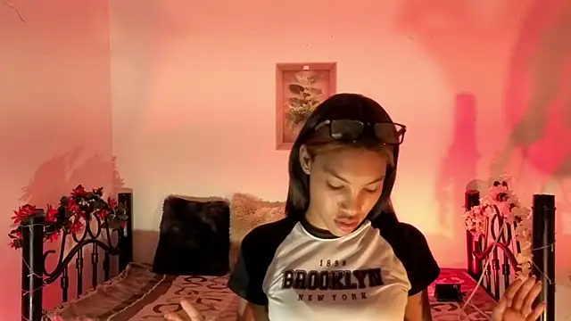 ginebra-n18 online show from 11/25/25, 12:44