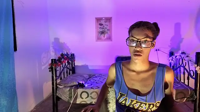 ginebra-n18 online show from 11/30/25, 03:29