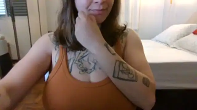 xxxluana online show from 12/18/25, 02:10