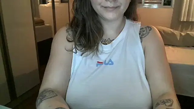 Snapshot of xxxluana chatting on 03/26/26, 02:21 xxxluana online show from 03/26/26, 02:21