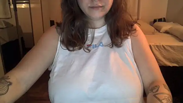 Snapshot of xxxluana chatting on 04/06/26, 08:26 xxxluana online show from 04/06/26, 08:26